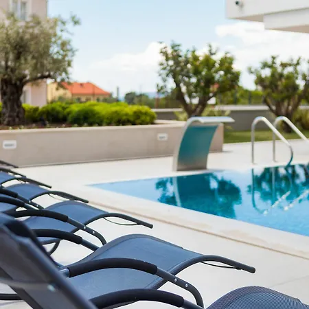 Paradise Luxury - R&r 12 *